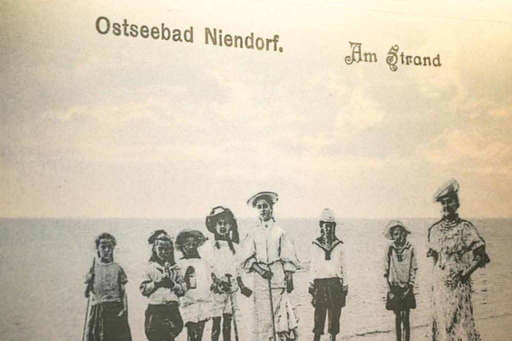 Ferienwohnung Am Strand تيميندورفير ستراند المظهر الخارجي الصورة